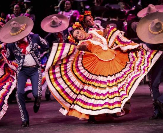 Ballet Folclórico de la UdeG triunfa en Bellas Artes_1