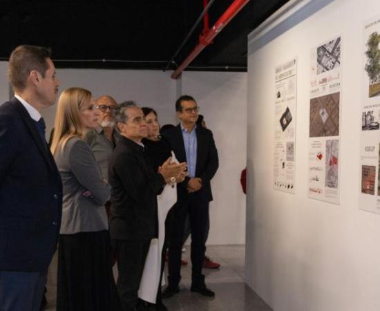 Inauguran exposición de proyectos, presentan libros y documentales, y recorren el Museo de Ciencias Ambientales
