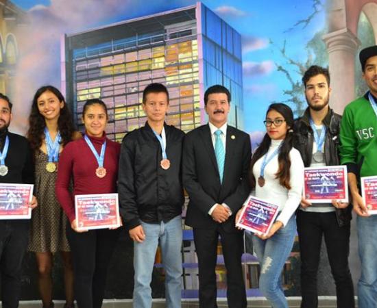 Acumula medallas el equipo de Taekwondo del CUAAD 1