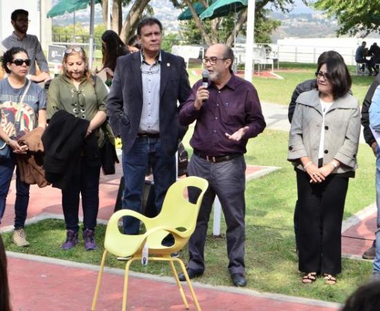 Comunidad de Diseño Industrial reconoce trayectoria del maestro Jesús López Veloz 1