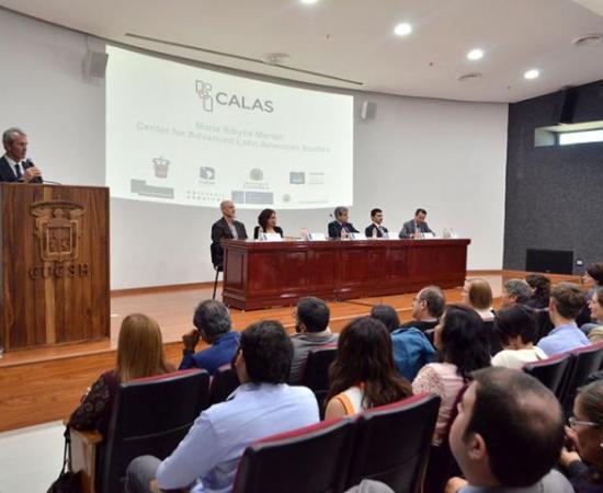 Reconoce CUCSH a estudiantes de diseño gráfico 5
