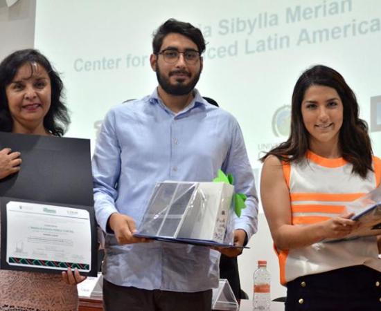Reconoce CUCSH a estudiantes de diseño gráfico 2