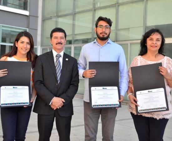 Reconoce CUCSH a estudiantes de diseño gráfico 4
