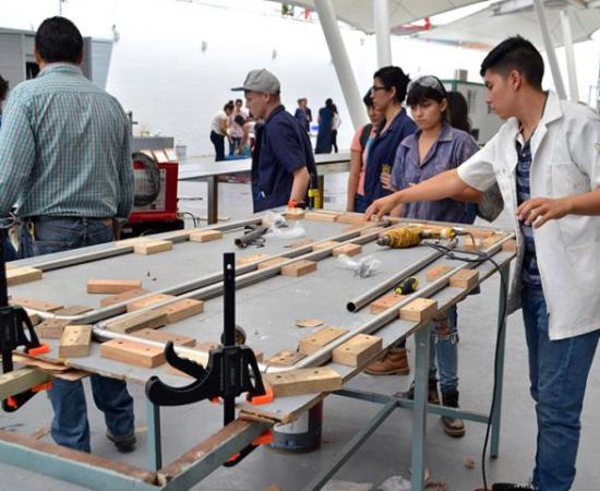 Estudiantes del CUAAD armarán y donarán camillas y equipo para damnificados por sismo (foto 1)