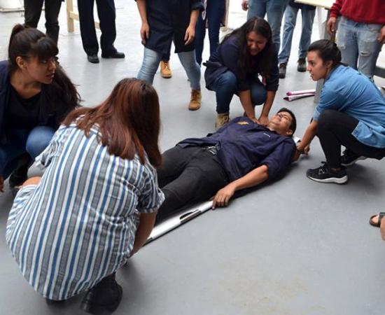 Estudiantes del CUAAD armarán y donarán camillas y equipo para damnificados por sismo (foto 4)