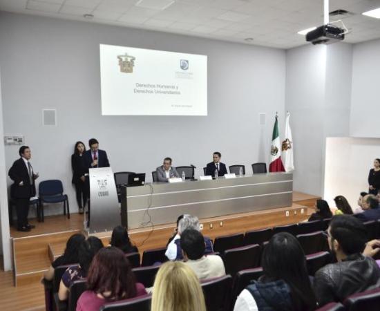 Toma protesta representante de la Defensoría de los Derechos Universitarios del CUAAD (foto 3)