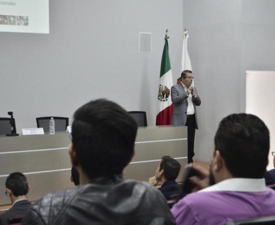 Toma protesta representante de la Defensoría de los Derechos Universitarios del CUAAD (foto 2)