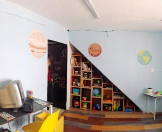 UNESCO y Scouts del Mundo reconocen ludoteca en albergue, creada por diseñadora de interiores del CUAAD (foto 2)