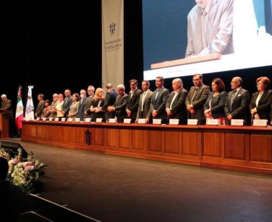 Entregan reconocimientos a comunidad universitaria por hasta 60 años de servicio_3