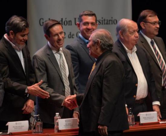 Entregan reconocimientos a comunidad universitaria por hasta 60 años de servicio_1