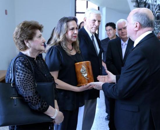 Recuerdan con homenaje póstumo a la maestra Leonor Montijo 1