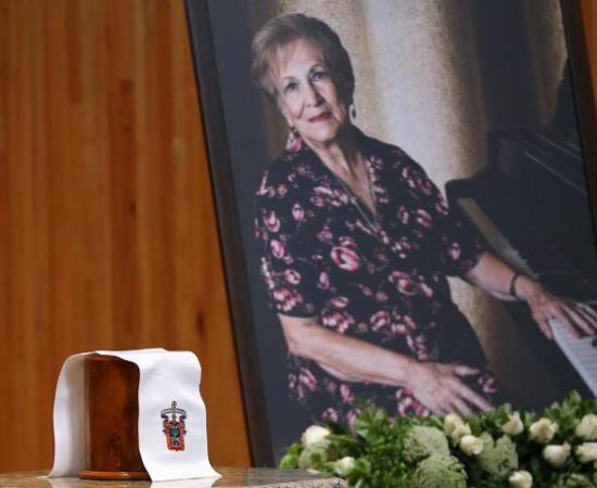 Recuerdan con homenaje póstumo a la maestra Leonor Montijo 3