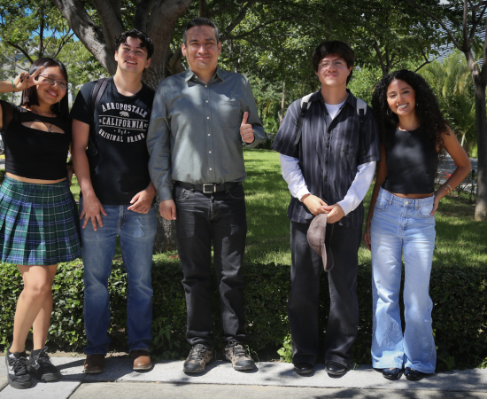 Cuatro alumnas y alumnos participaron en un ejercicio de diplomacia que reunió a jóvenes de distintas universidades para debatir problemáticas globales y construir acuerdos