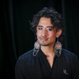Este egresado de la licenciatura en Artes Visuales para la Expresión Plástica en el CUAAD, se ha convertido en una de las dragas más representativas de nuestro país, concursando en certámenes de alto alcance como Drag Race México, programa de televisión mexicano producido por MTV